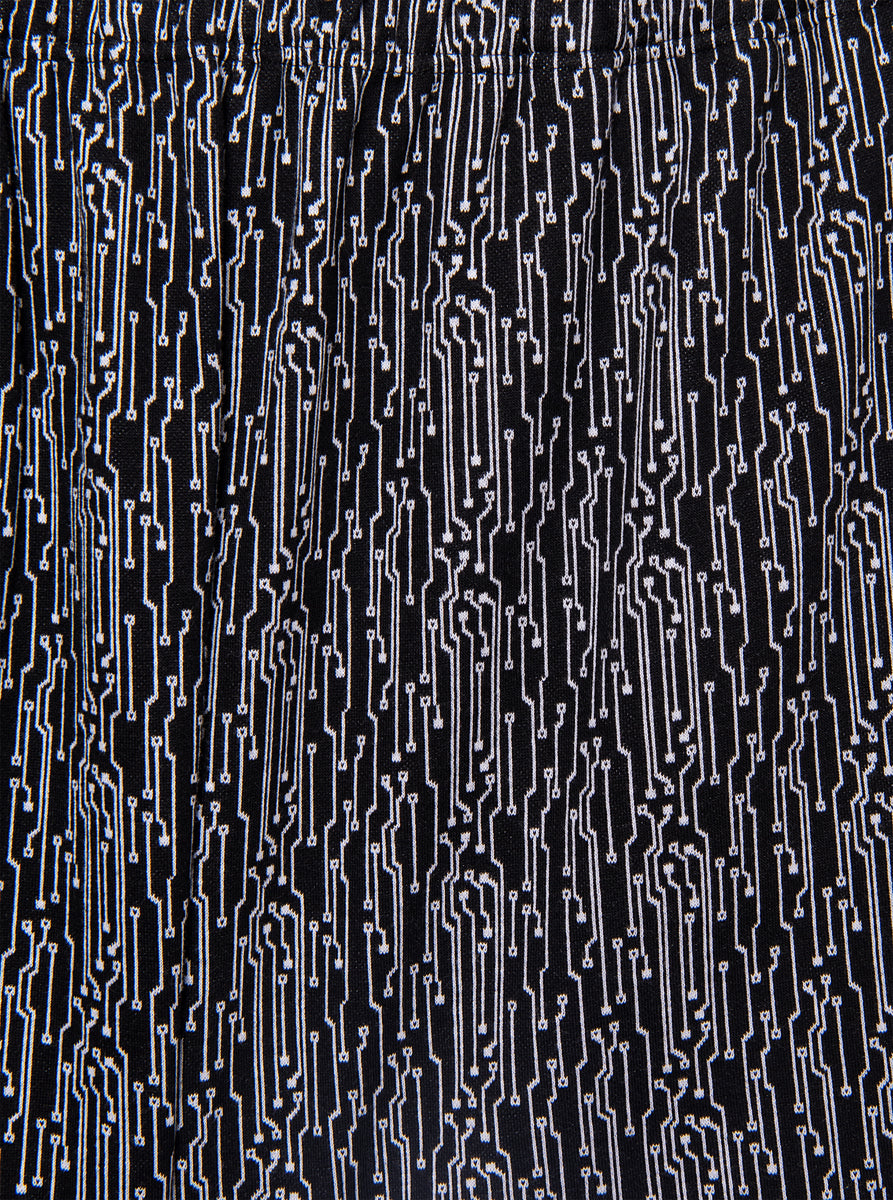 cotton jacquard short geometric motiv. black background, white motiv